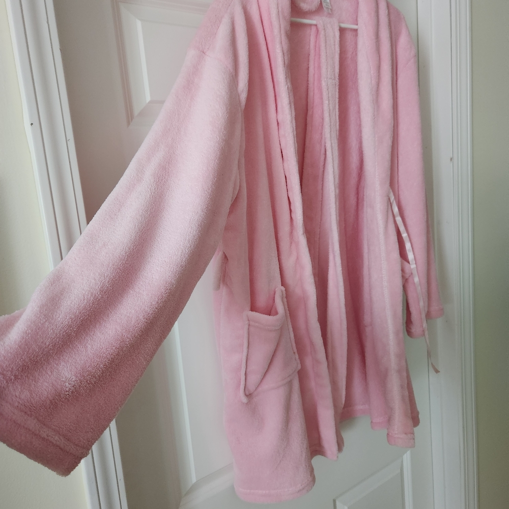 Cozy Pink Bathrobe - Picture 2 of 3